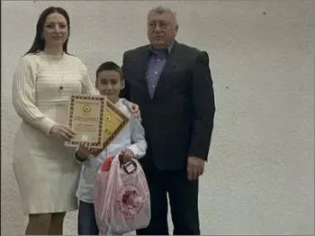 Prva nagrada na likovno-literaturen konkurs 1